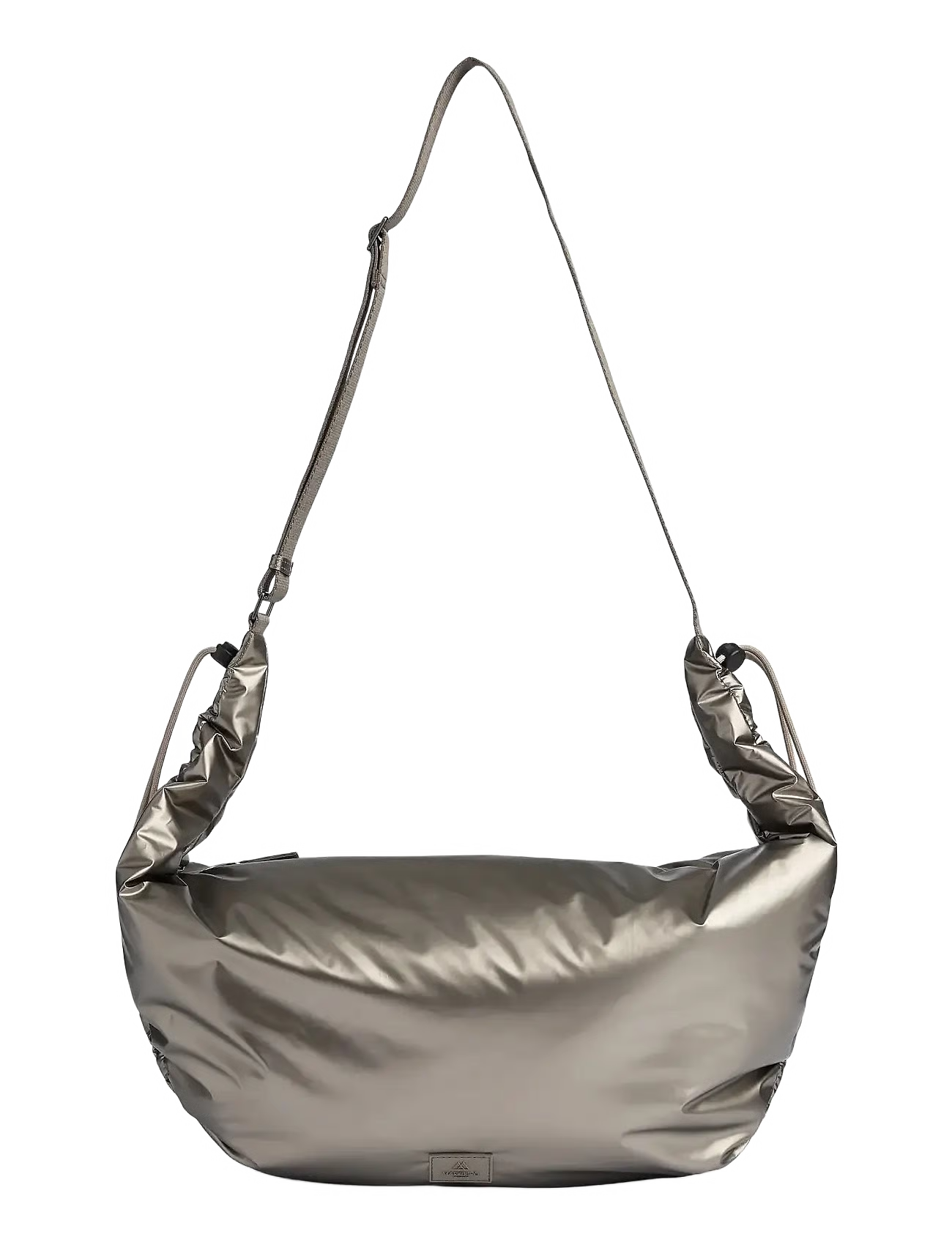 Tyylikäs ja tilava laukku, jonka ilme on rento ja urheilullinen. Täydellinen treenikassiksi tai jokapäiväiseen käyttöön, kun haluat laukun, joka seuraa mukana kaikessa menossa.