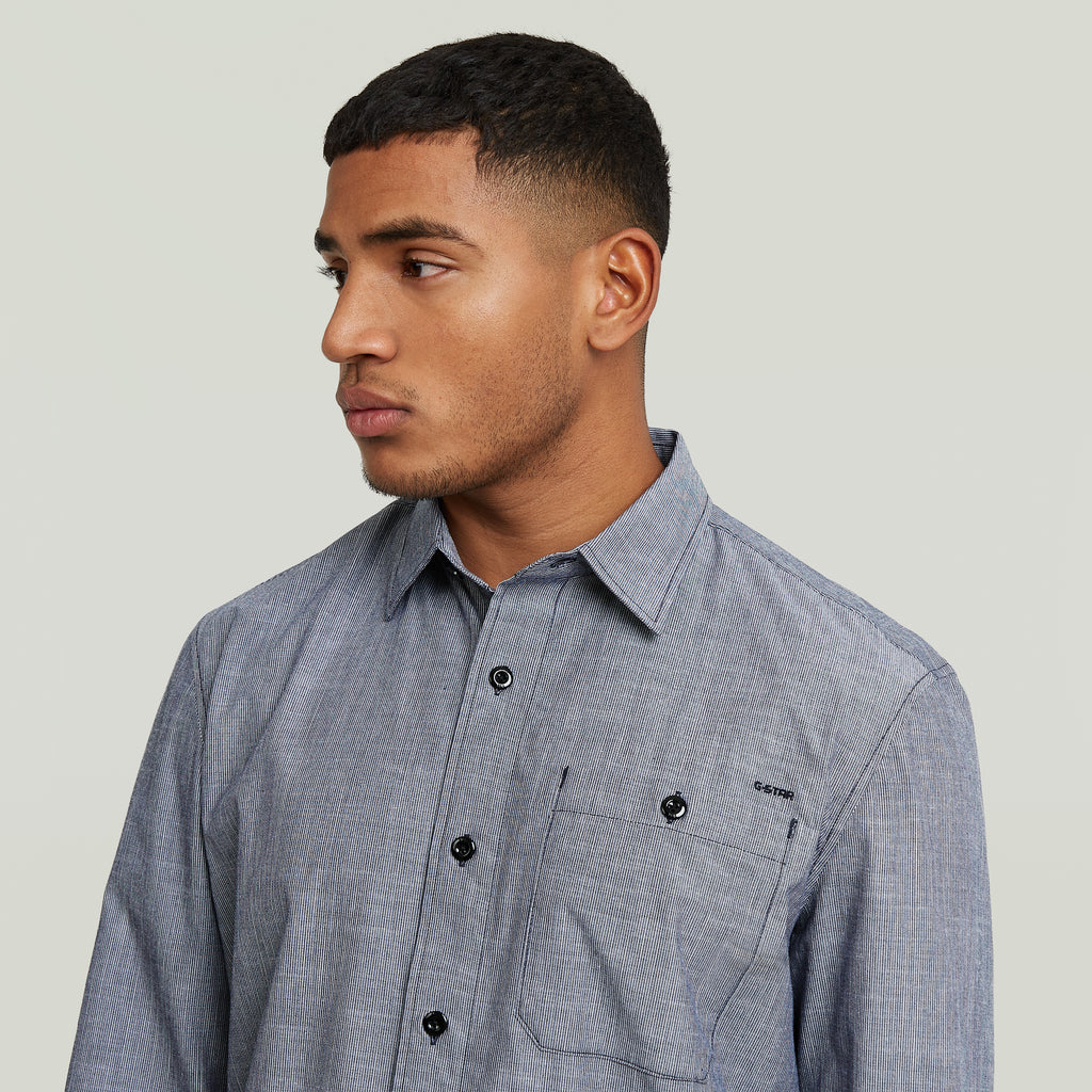 Bristum 2.0 Slim -kauluspaita on tyylikäs ja rennon huoliteltu valinta arkeen. Slim fit -istuvuus ja farkkuhenkinen ilme tekee siitä helposti yhdisteltävän niin farkkujen kuin chinojen kanssa.