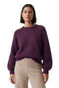 Americandreams The Rosie Pullover on ylellisen pehmeä ja kevyt mohairneule, jossa on rento istuvuus ja näyttävät, runsaat hihat.