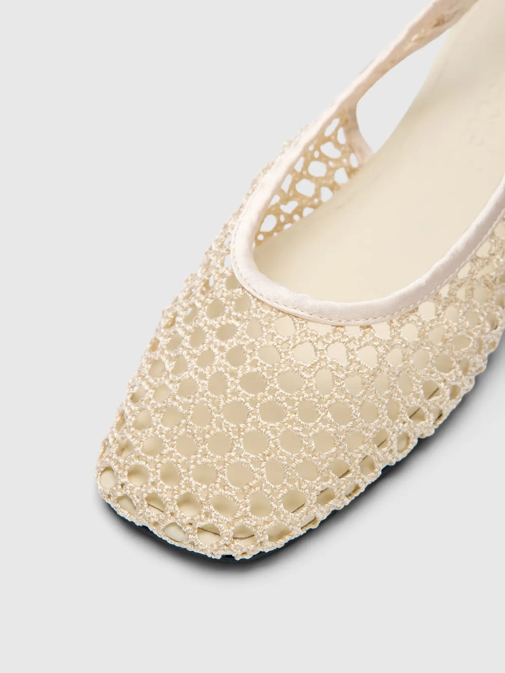 Selected Femmen SLFMichelle Braided Slingback -sandaalit viimeistelevät kesätyylisi. Punottu päällinen tuo kenkiin kauniin, kesäisen ilmeen ja tekee mallista kevyen sekä elegantin.