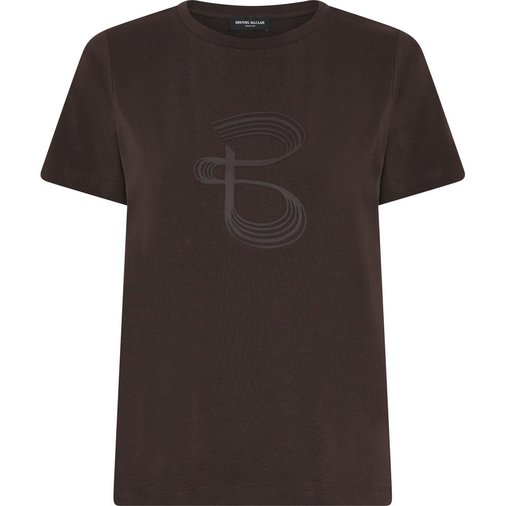 AlnusBBRuba T-shirt on vaatekaapin monikäyttöinen luottovaate, jossa huolitellut yksityiskohdat. Rinnassa oleva sävy sävyyn toteutettu BB-logo tuo paitaan hillittyä näyttävyyttä ja viimeisteltyä ilmettä.

Regular fit -istuvuus tekee t-paidasta mukavan käyttää ja helposti yhdisteltävän erilaisiin asukokonaisuuksiin. Pyöreä pääntie viimeistelee ajattoman mallin, joka toimii sesongista toiseen.