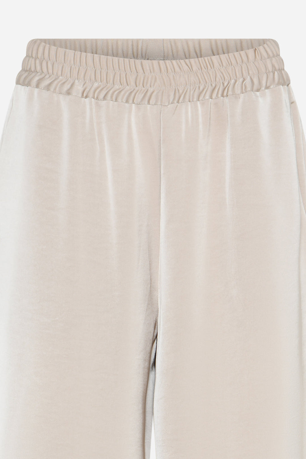 WeckiaBBZalia-housut ovat tyylikäs yhdistelmä mukavuutta ja eleganssia. Suorat lahkeet ja rento istuvuus luovat huolitellun mutta rennon siluetin, joka toimii erinomaisesti niin arjessa kuin siistimmissäkin tilanteissa.