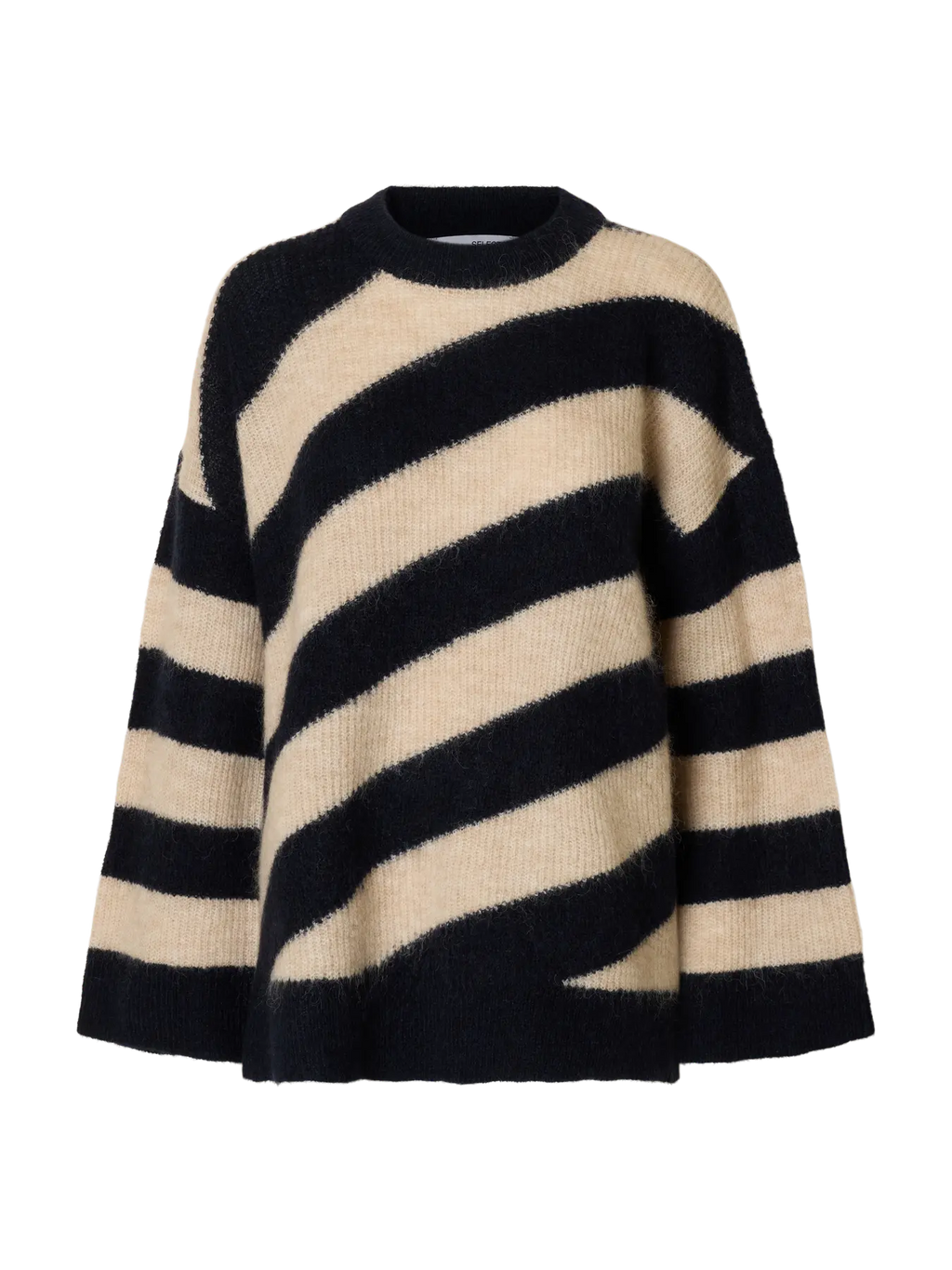 SELECTED FEMME Almina on pehmeä raidallinen oversize-neulepoolo villa- ja mohairsekoitteesta. Dark Sapphire ja hiekka tekevät ilmeestä ajattoman.