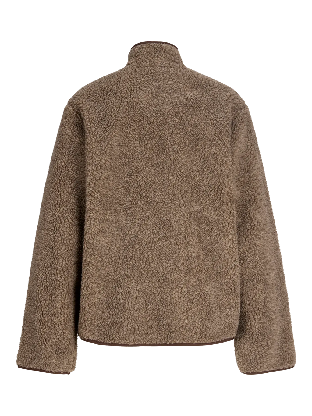 JXVERA Teddy Jacket on pehmeä teddy-takki korkealla kauluksella ja nappikiinnityksellä. 100 % kierrätetty polyesteri tekee takista lämpimän ja helpon arkeen.
