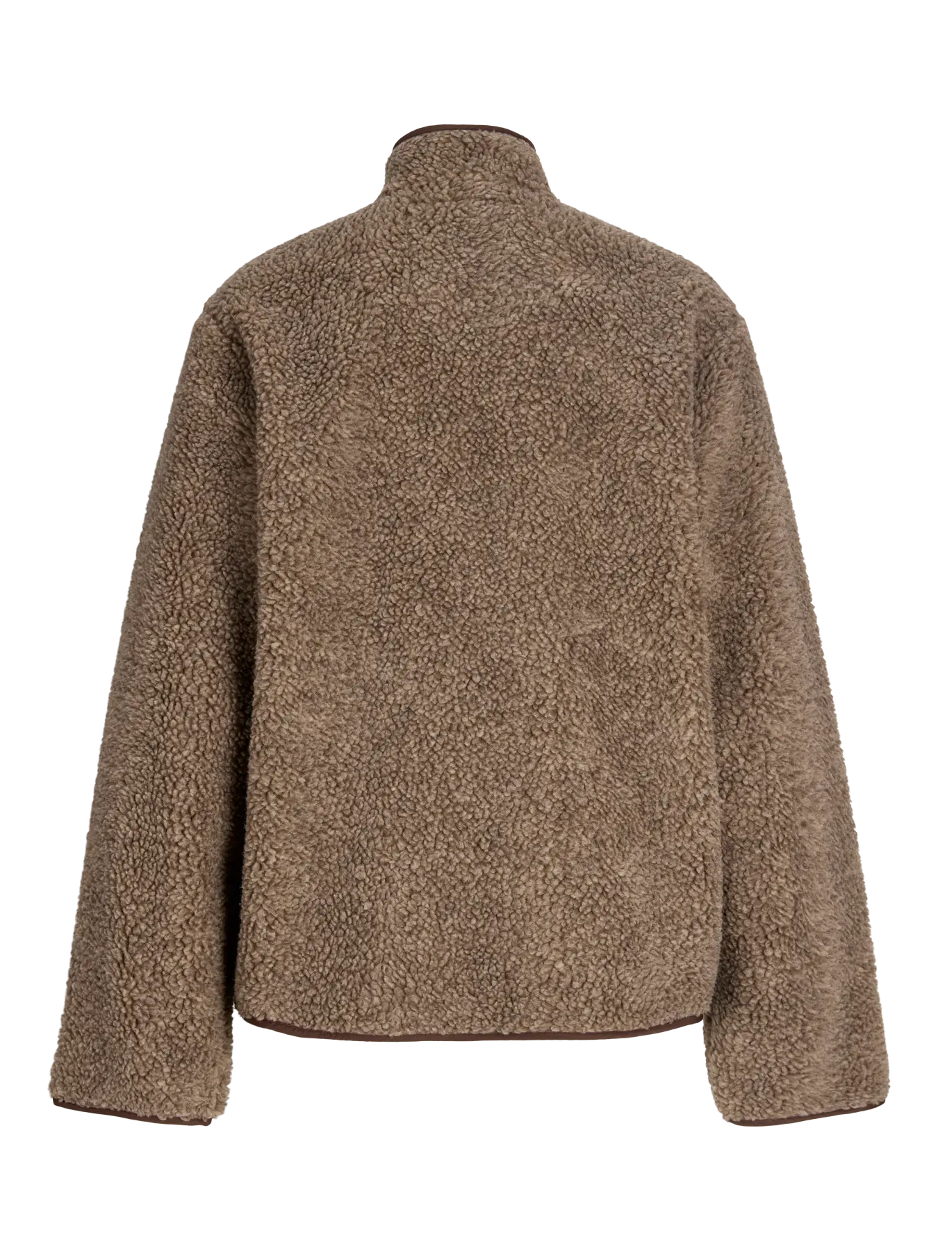 JXVERA Teddy Jacket on pehmeä teddy-takki korkealla kauluksella ja nappikiinnityksellä. 100 % kierrätetty polyesteri tekee takista lämpimän ja helpon arkeen.