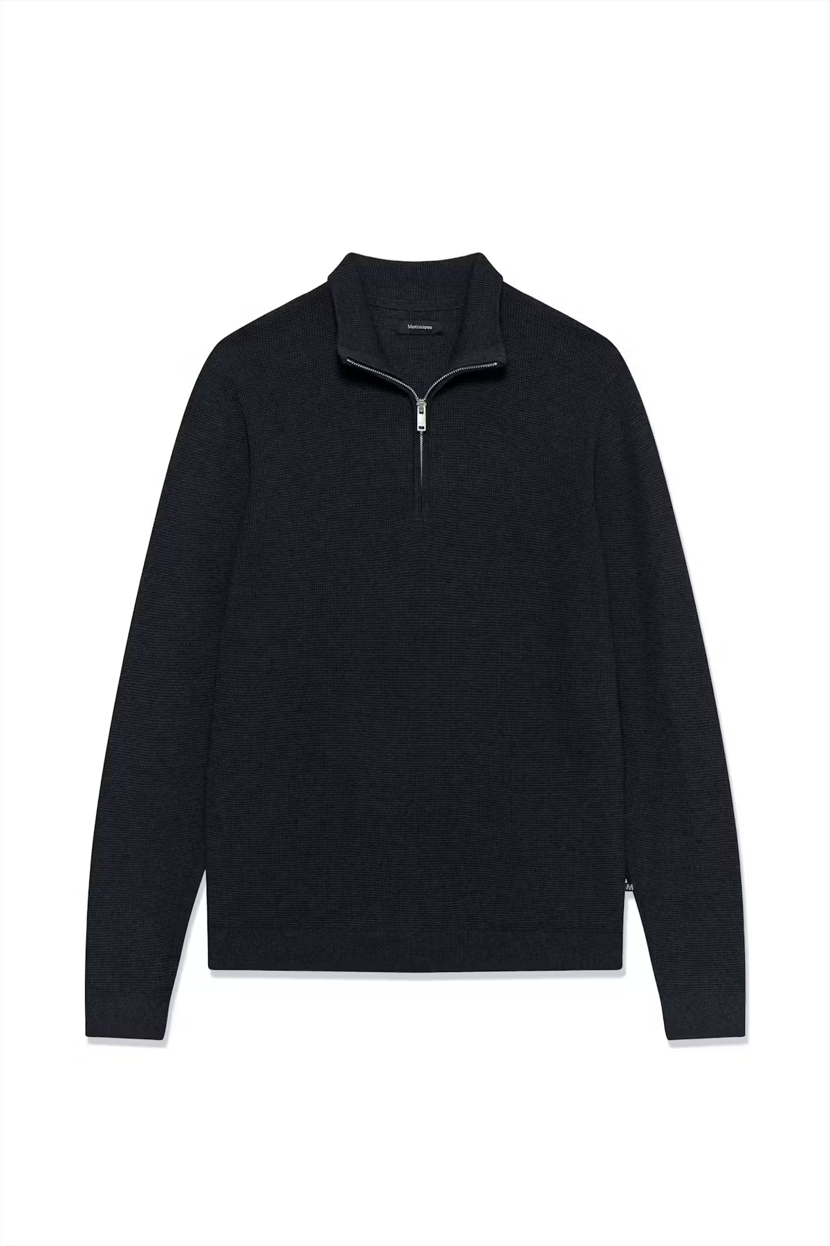 Matinique Malagoon half zip on klassinen ja rento neule, joka toimii täydellisesti arjessa. Pehmeä ja hengittävä kangas tuntuu miellyttävältä päällä.